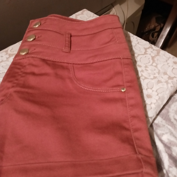 Refuge burgundy jean shorts - Picture 5 of 7